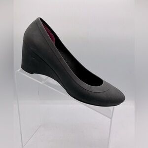 Crocs Lina Duo Comfort Women’s Size 7 Wedge Black Heels Closed Toe slip on